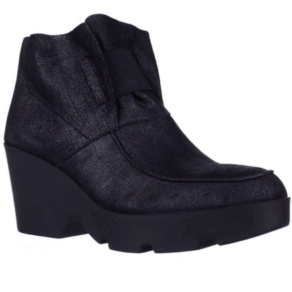 Eileen Fisher Treat Black Suede Boots. Nearly new!